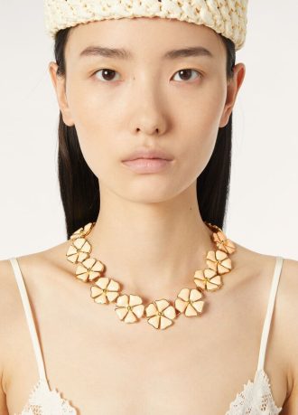 Collar de flores de lino florecientes