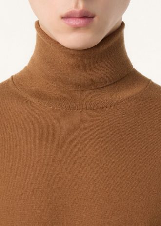 Cuello alto icónico