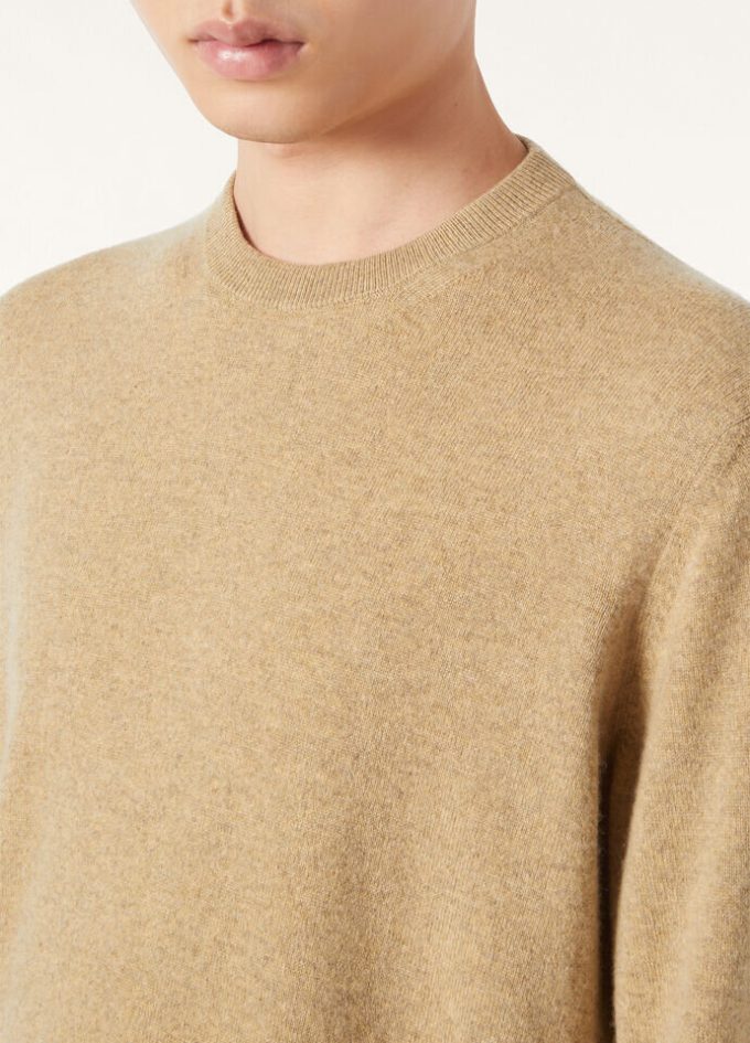 Cuello redondo clásico Cuello redondo clásico