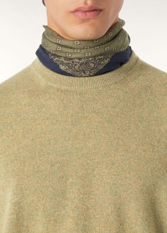 Cuello redondo clásico