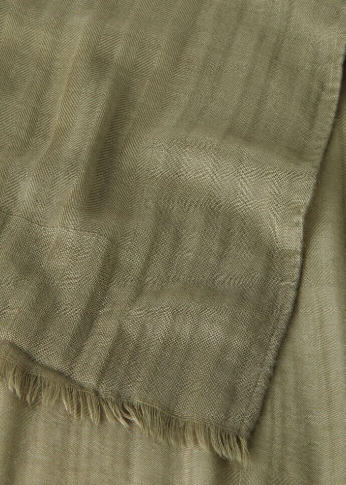 Estola Maxi Crest