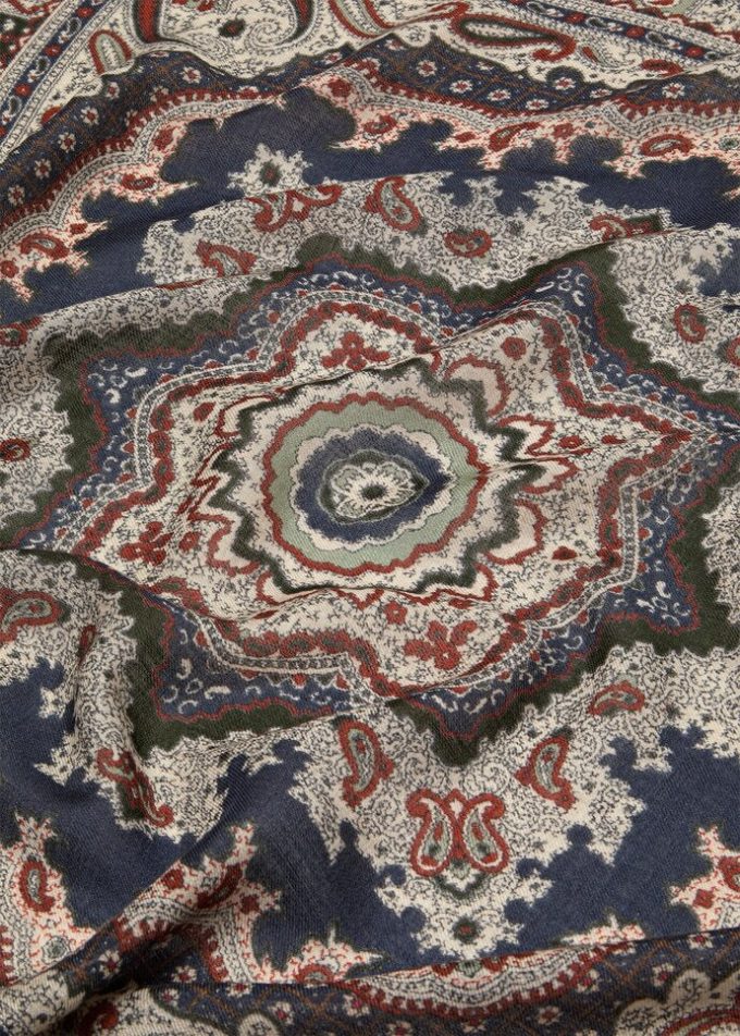 Fular de mayólica floral 90 x 90