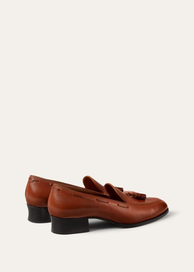 Mocasín con borlas de serraje Mocasín con borlas de serraje